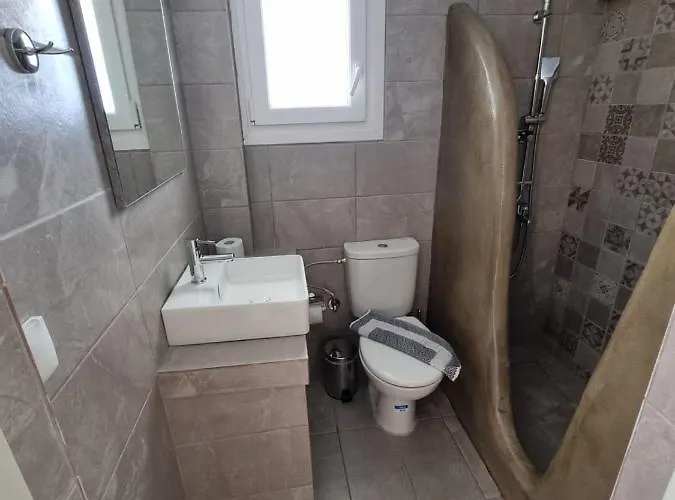 Joannes Vacation * Adamantas (Milos)