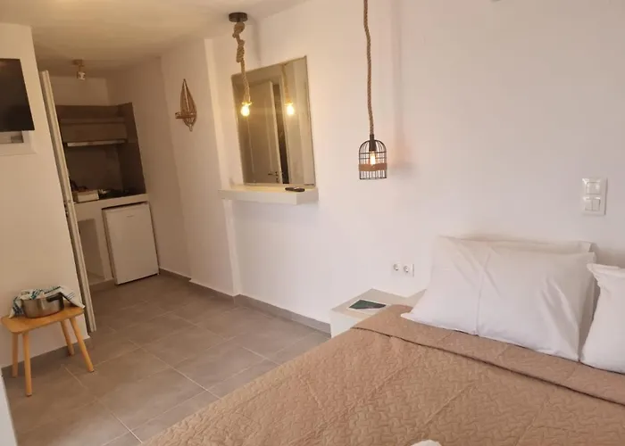 Joannes Vacation * Adamantas (Milos)