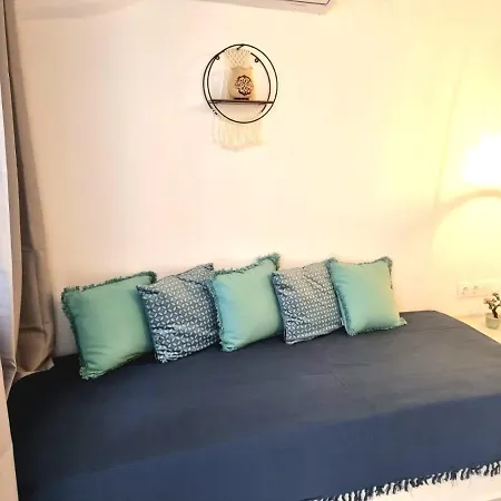 Joannes Vacation Adamantas (Milos)